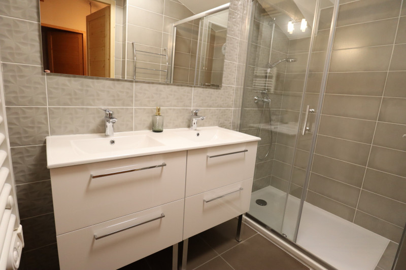 _lv_images__lot_0109021944_11_18939983