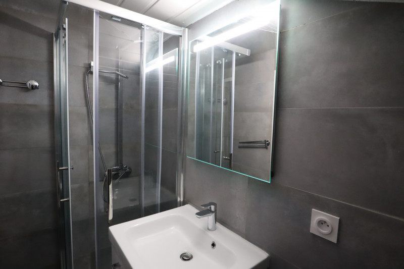 _lv_images__lot_0109021958_10_19228749