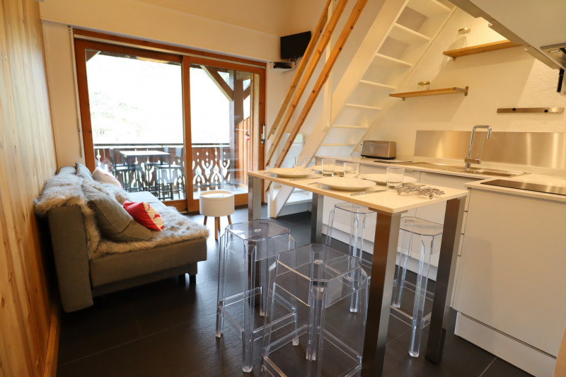 _lv_images__lot_0109021973_02_18362165