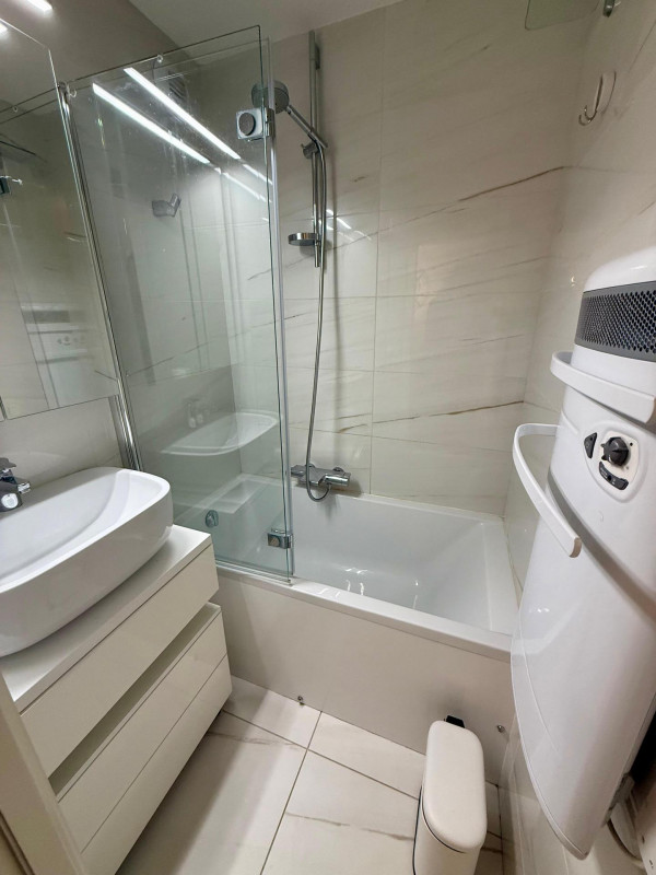 _lv_images__lot_0109021974_08_18429027