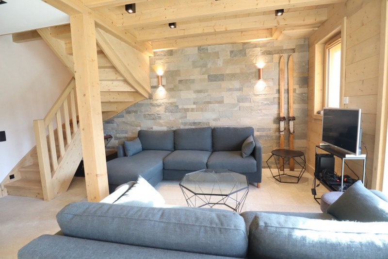 _lv_images__lot_0109021977_01_19304275