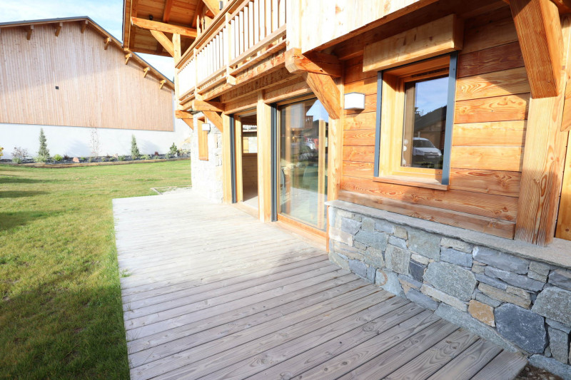_lv_images__lot_0109021977_12_17604431