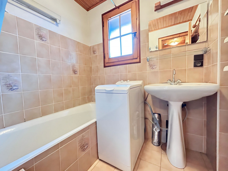 _lv_images__lot_0109022071_06_16769784
