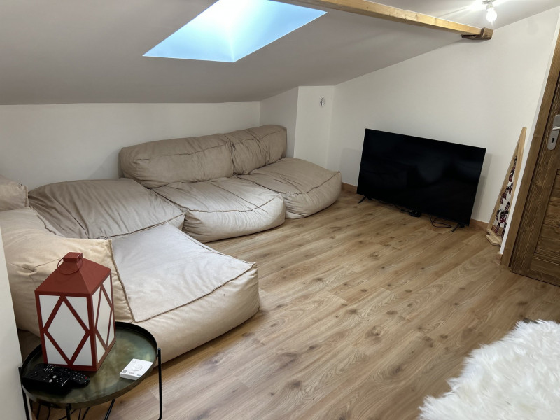 _lv_images__lot_0109022085_08_18041966