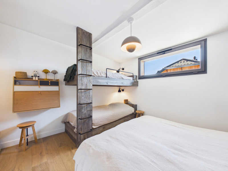 _lv_images__lot_0109022165_08_19379947