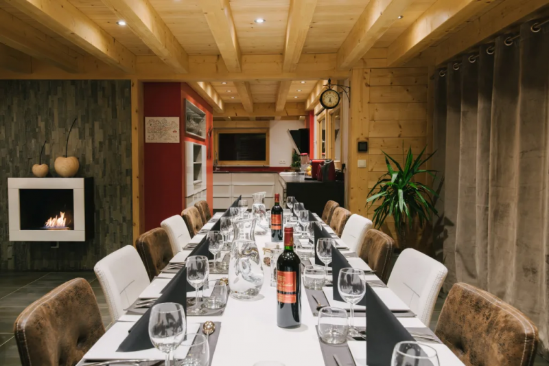 alpine-lodge-salle-a-manger-location-appartement-chalet-Les-Gets