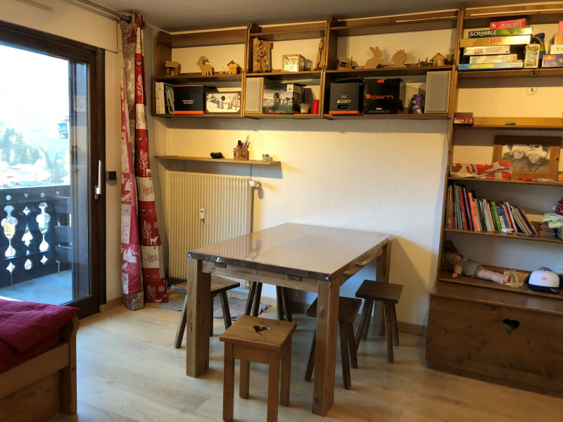 Arc-en-ciel-table-location-appartement-chalet-Les-Gets