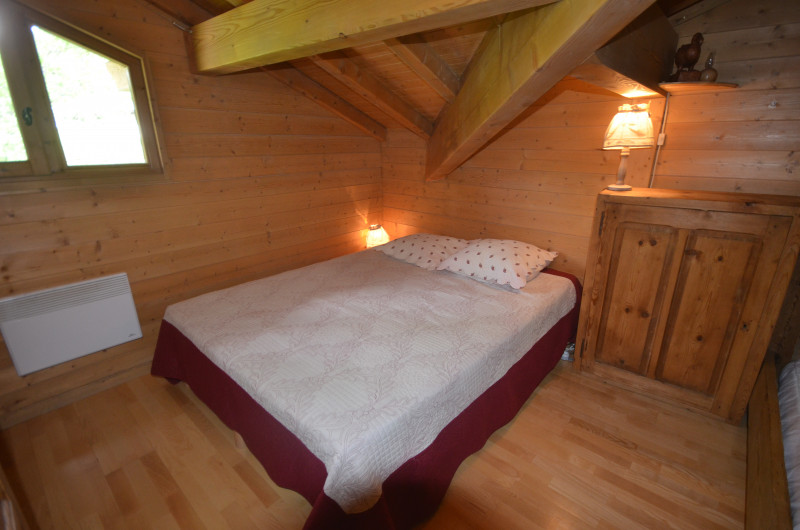 Atout-coeur-chambre2-lit-double-location-appartement-chalet-Les-Gets