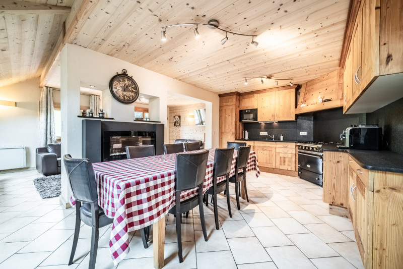 Azalees-7-cuisine-salle-a-manger-location-appartement-chalet-Les-Gets Azalees-7-cuisine-salle-a-manger-location-appartement-chalet-Les-Gets