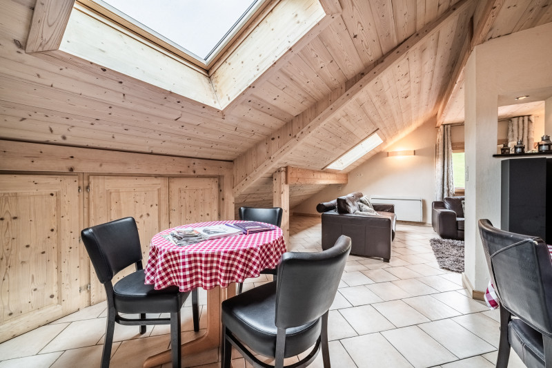 Azalees-7-cuisine-salle-a-manger-location-appartement-chalet-Les-Gets Azalees-7-cuisine-salle-a-manger-location-appartement-chalet-Les-Gets