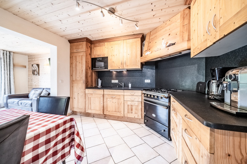 Azalees-7-cuisine-salle-a-manger-location-appartement-chalet-Les-Gets Azalees-7-cuisine-salle-a-manger-location-appartement-chalet-Les-Gets