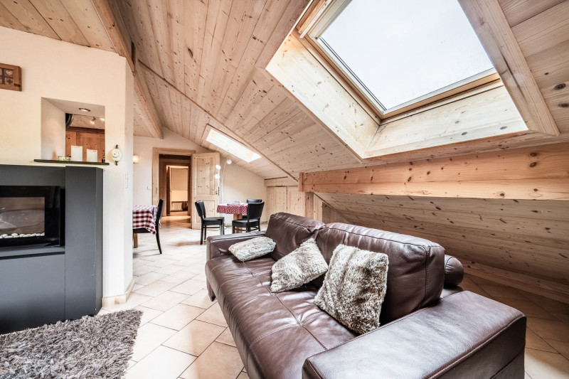 Azalees-7-salon-salle-a-manger-cuisine-location-appartement-chalet-Les-Gets Azalees-7-salon-salle-a-manger-cuisine-location-appartement-chalet-Les-Gets