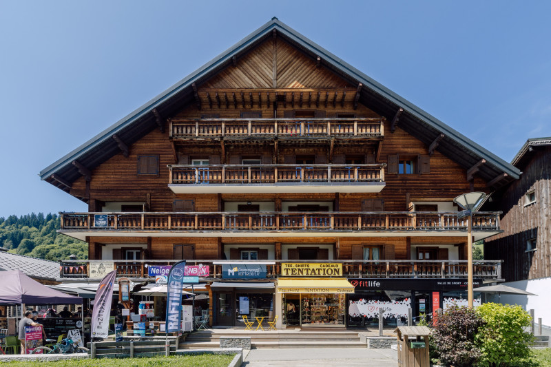 Azallees-1-exterieur-location-appartement-chalet-Les-Gets