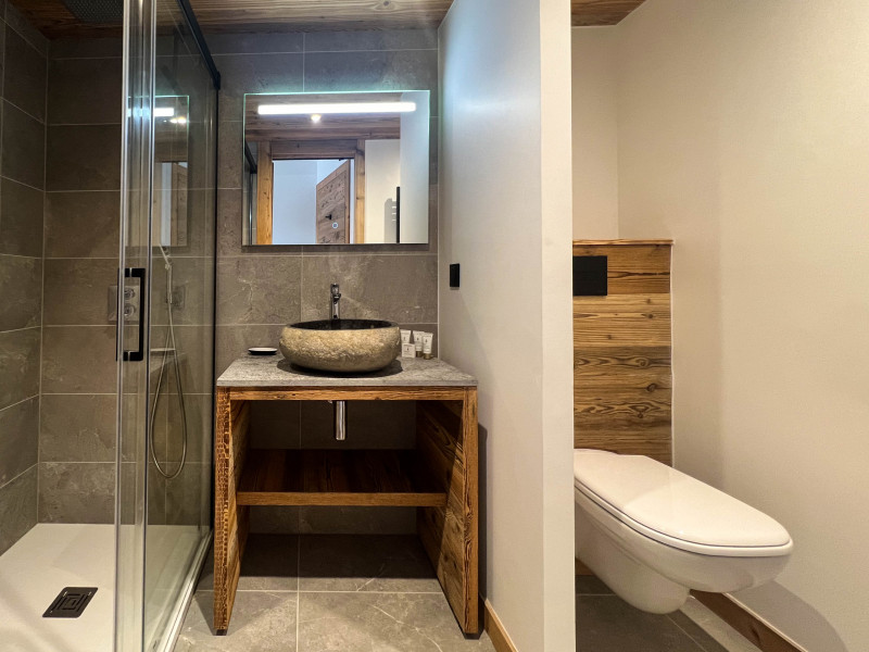 boule-de-neige-102-salle-de-bain-douche-location-appartement-chalet-Les-Gets