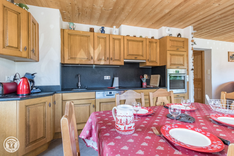 bouton-d-or-cuisne-location-appartement-chalet-Les-Gets