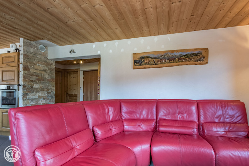 bouton-d-or-salon-location-appartement-chalet-Les-Gets