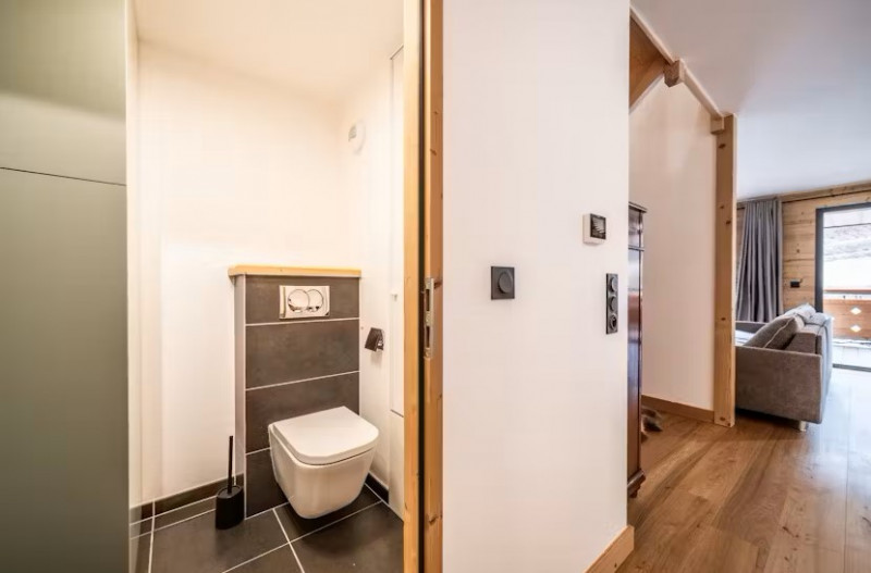 Cairn-Harmony-Edelweiss-couloir-wc-location-chalet-appartement-Les-Gets