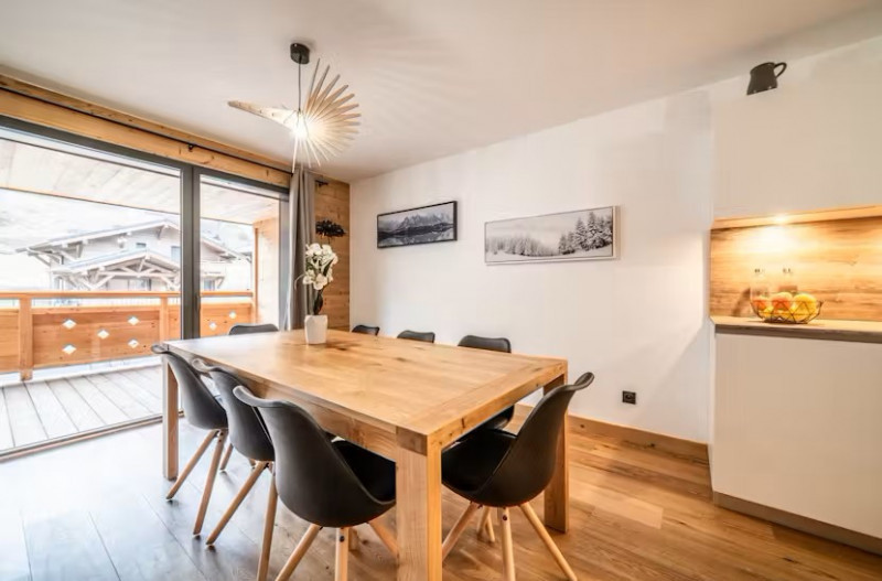 Cairn-Harmony-Edelweiss-cuisine-salle-a-manger-location-chalet-appartement-Les-Gets