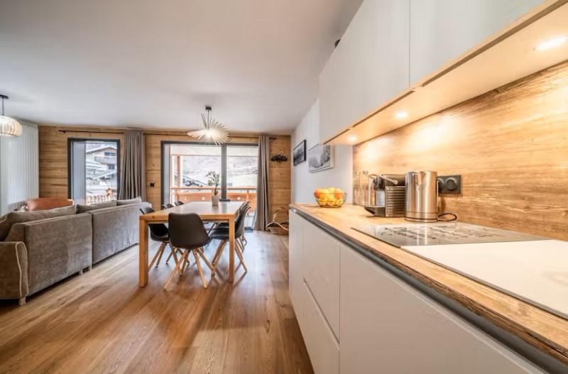 Cairn-Harmony-Edelweiss-cuisine-salle-a-manger-location-chalet-appartement-Les-Gets
