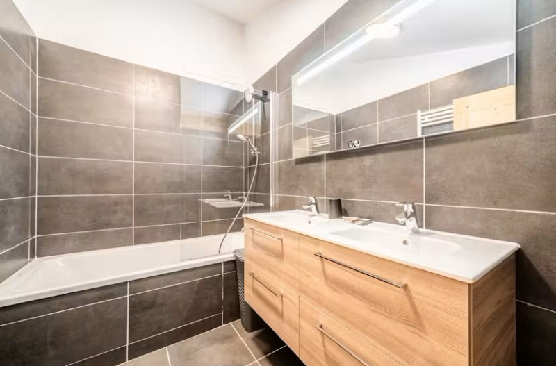 Cairn-Harmony-Edelweiss-salle-de-bain-location-chalet-appartement-Les-Gets