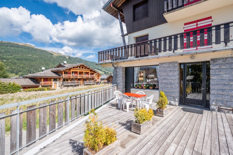 Caribou-1-terrasse-location-appartement-chalet-Les-Gets