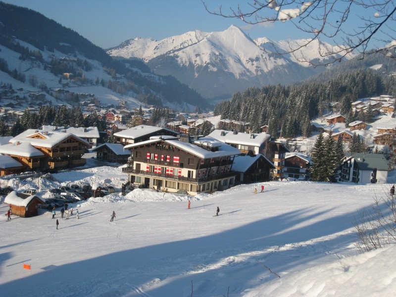 Caribou-1-vue-hiver-location-appartement-chalet-Les-Gets