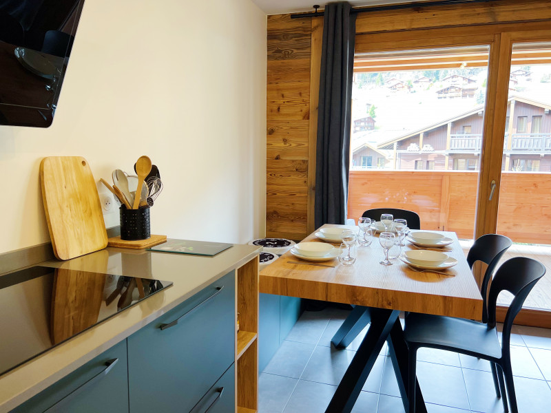 Carmine-A201-cuisine-table-location-appartement-chalet-Les-Gets