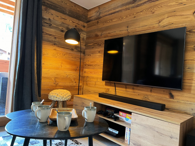 Carmine-A201-salon-tv-location-appartement-chalet-Les-Gets