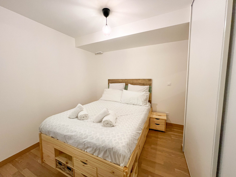 Carmine-Lodge-A206-chambre-lit-double-location-appartement-chalet-Les-Gets