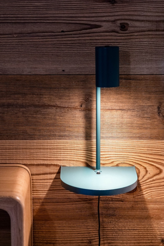 Carmine-Lodge-Marie-des-neiges-lampe-location-appartement-chalet-Les-Gets