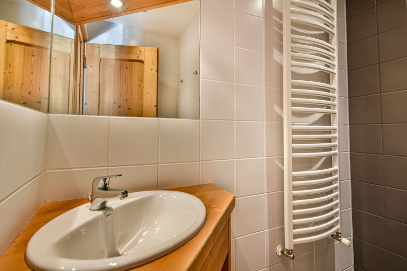 Carry-3-salle-de-bain-location-appartement-chalet-Les-Gets Carry-3-salle-de-bain-location-appartement-chalet-Les-Gets