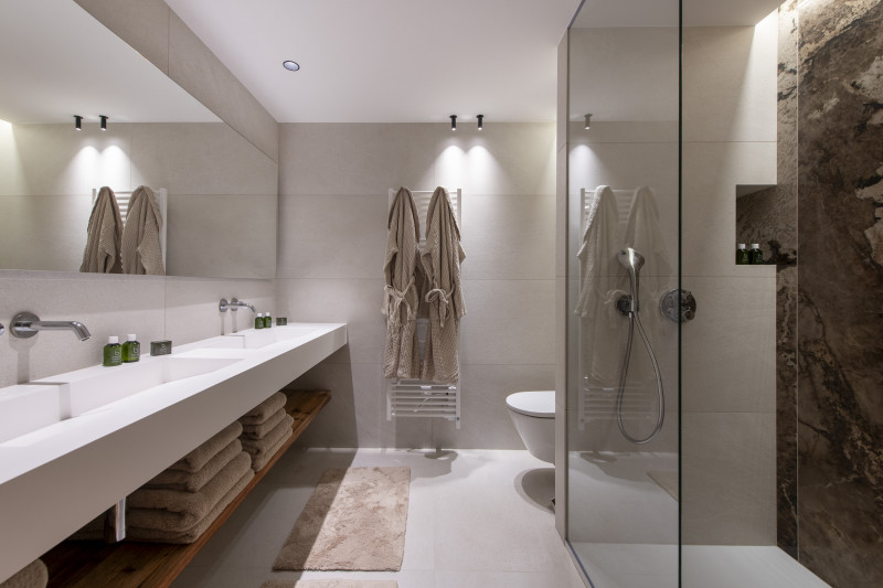 Chalet-Alena-salle-de-bain-douche-location-appartement-chalet-Les-Gets