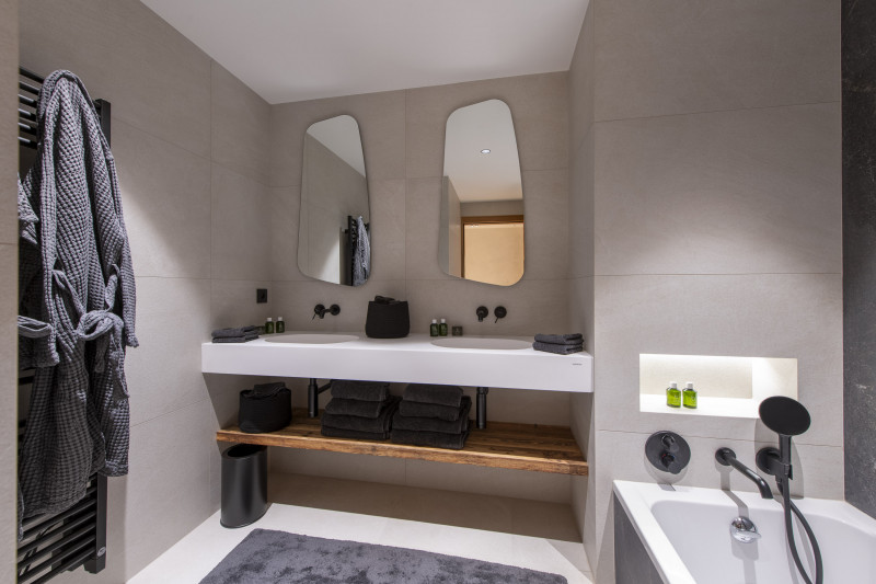 Chalet-Alena-salle-de-bain-location-appartement-chalet-Les-Gets