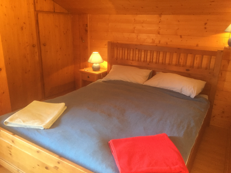 Chalet-bleu-chambre-location-appartement-chalet-Les-Gets