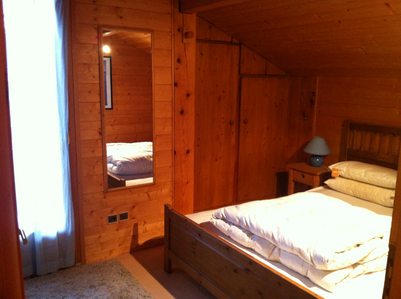 Chalet-bleu-chambre-location-appartement-chalet-Les-Gets