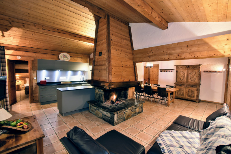 chalet-des-pistes-salon-salle-a-manger-cuisine-location-appartement-chalet-Les-Gets