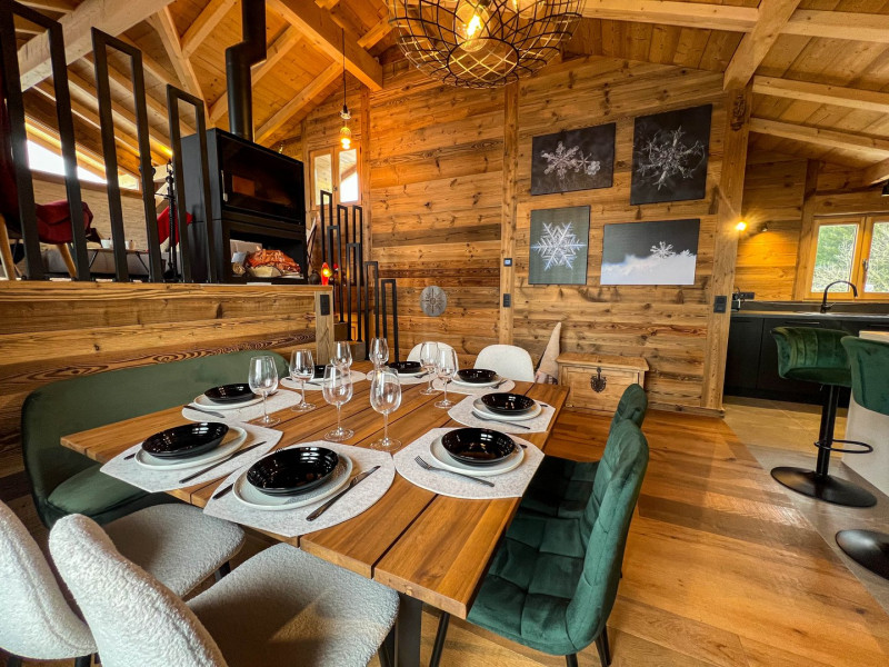 chalet-lumikki-salle-a-manger-salon-location-appartement-chalet-Les-Gets