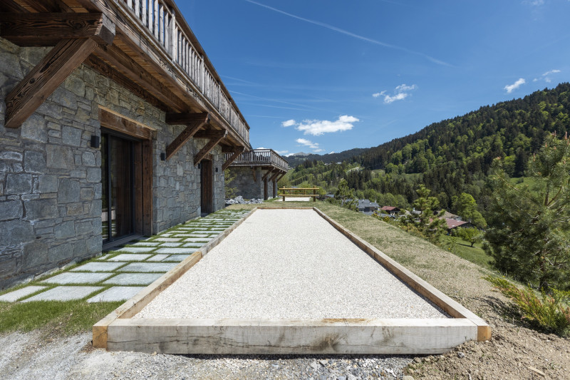 Chalet-Magy-3-terrain-petanque-location-appartement-chalet-Les-Gets