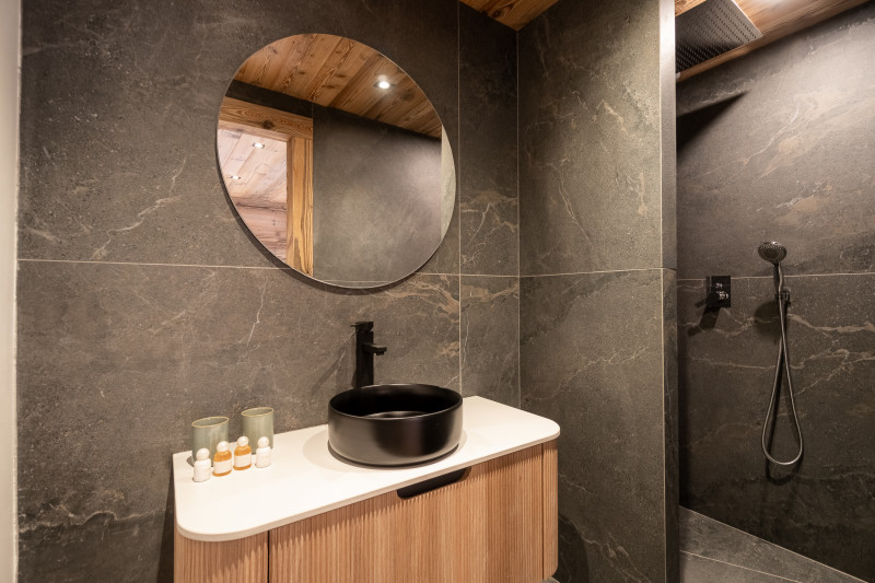 Chalet-Monet-salle-de-bain-douche-location-chalet-appartement-Les-Gets Chalet-Monet-salle-de-bain-douche-location-chalet-appartement-Les-Gets