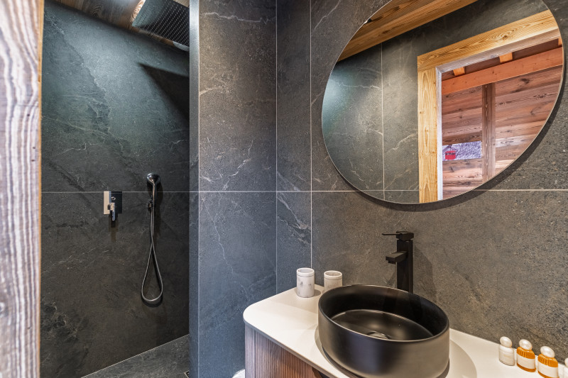 Chalet-Monet-salle-de-bain-douche-location-chalet-appartement-Les-Gets Chalet-Monet-salle-de-bain-douche-location-chalet-appartement-Les-Gets