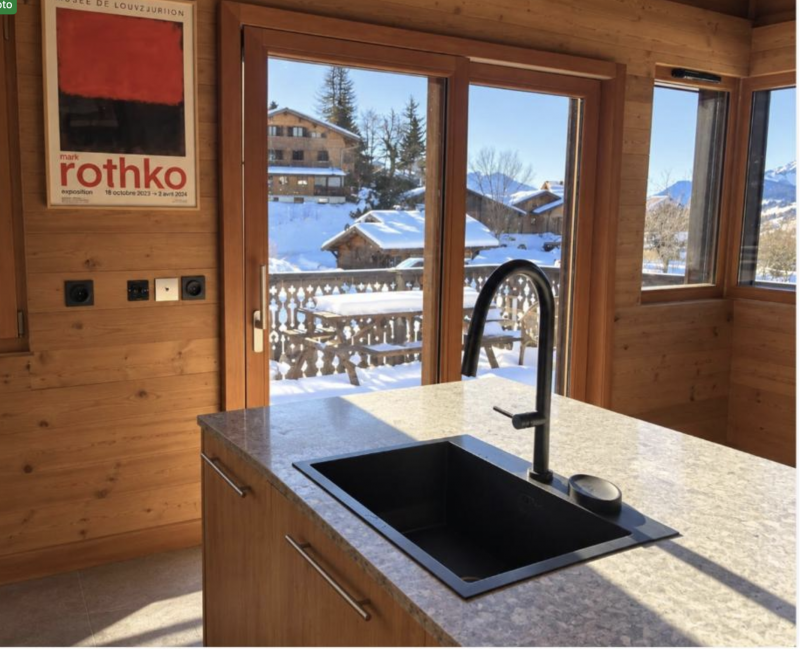 Chalet-Nabor-cuisine-vue-exterieur-location-appartement-chalet-Les-Gets Chalet-Nabor-cuisine-vue-exterieur-location-appartement-chalet-Les-Gets