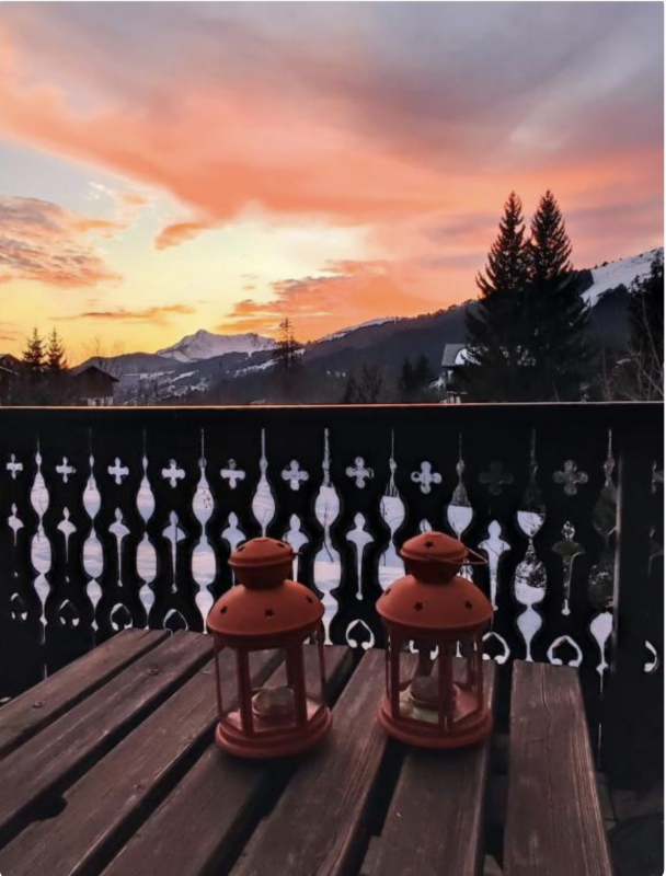 Chalet-Nabor-terrasse-soir-location-appartement-chalet-Les-Gets Chalet-Nabor-terrasse-soir-location-appartement-chalet-Les-Gets