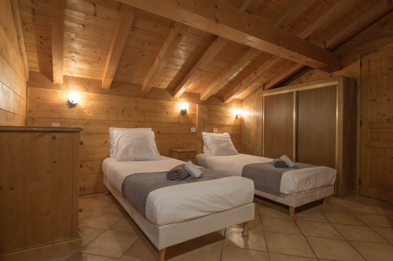 chalet-novelin-chambre-lits-simples-appartement-chalet-Les-Gets