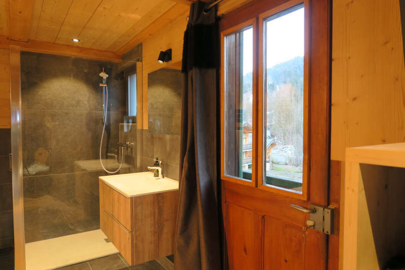 Chalet-Rocade-Mazot-chambre-en-suite-location-appartement-chalet-Les-Gets