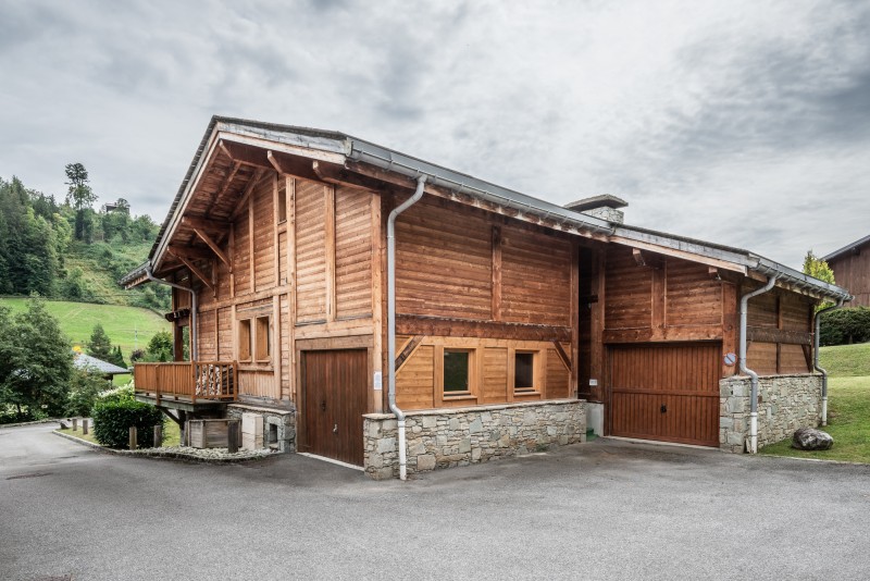 Chalet-Rose-exterieur-location-appartement-chalet-Les-Gets