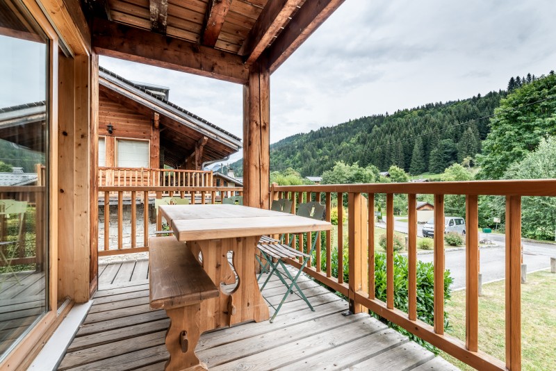 Chalet-Rose-terrasse-location-appartement-chalet-Les-Gets