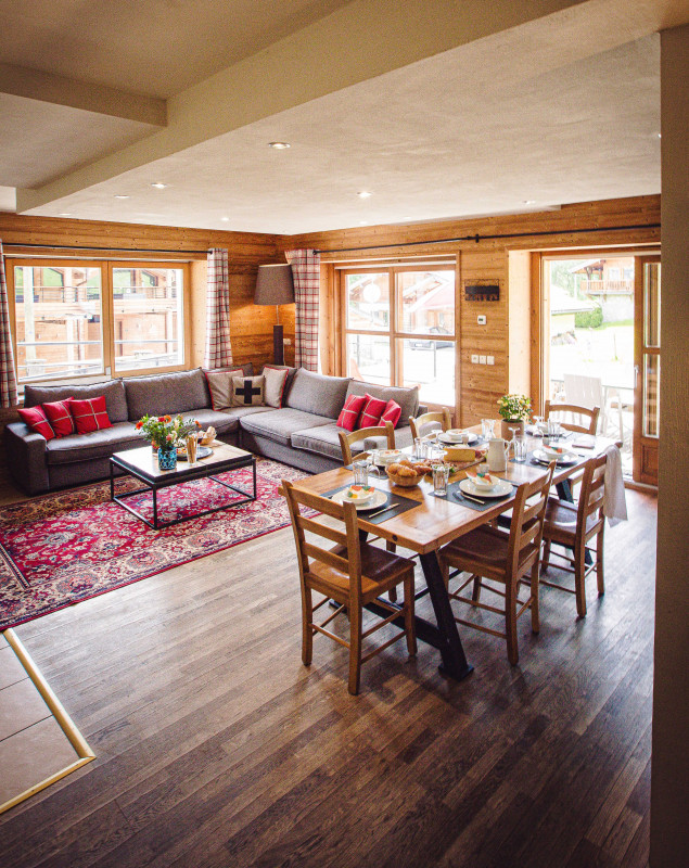 Chaumiere-1-salle-a-manger-salon-location-appartement-chalet-les-gets