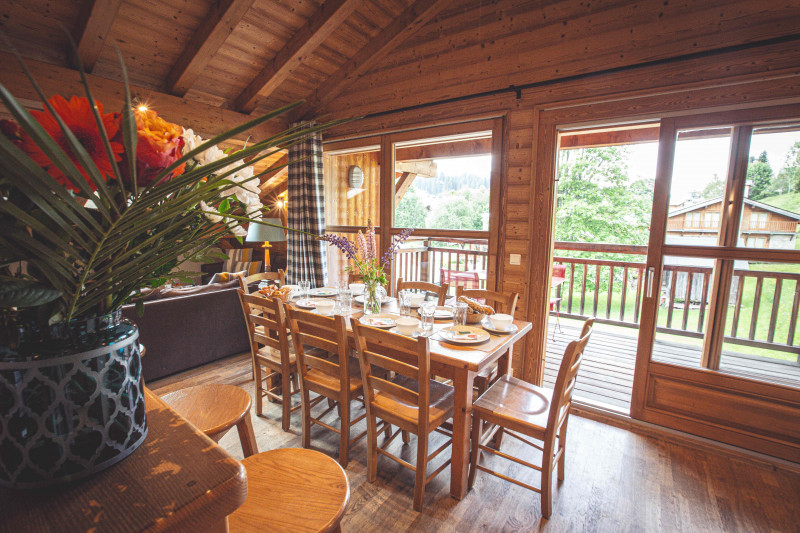 Chaumiere-5-salle-a-manger-location-appartement-chalet-les-gets