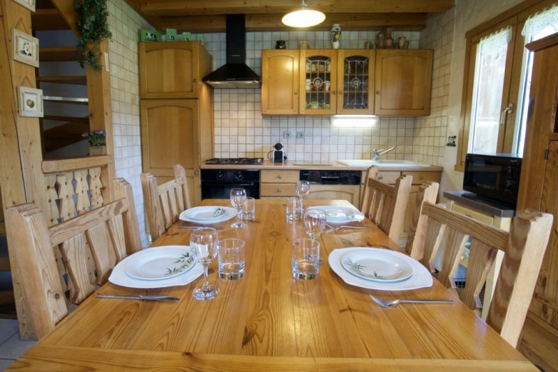 Chez-Rose-coin-repas-location-appartement-chalet-Les-Gets