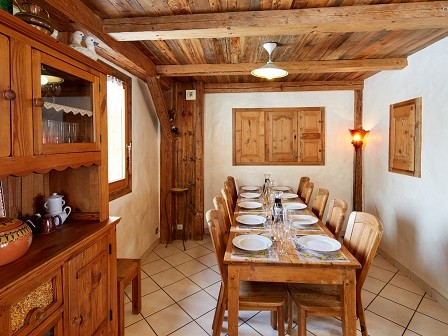 Cognee-salle-a-manger1-location-appartement-chalet-Les-Gets